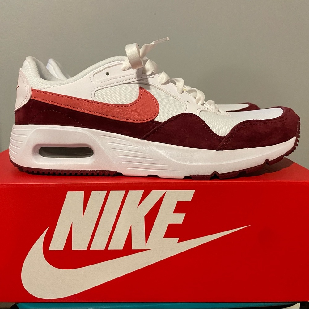 👟NEW Nike Air Max White and Burgundy Sneakers
